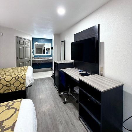 Baymont Inn & Suites By Wyndham Grenada Esterno foto