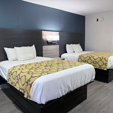 Baymont Inn & Suites By Wyndham Grenada Esterno foto