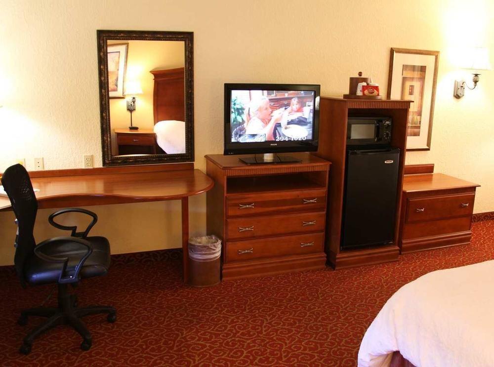 Baymont Inn & Suites By Wyndham Grenada Esterno foto