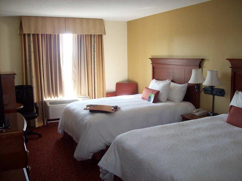 Baymont Inn & Suites By Wyndham Grenada Esterno foto