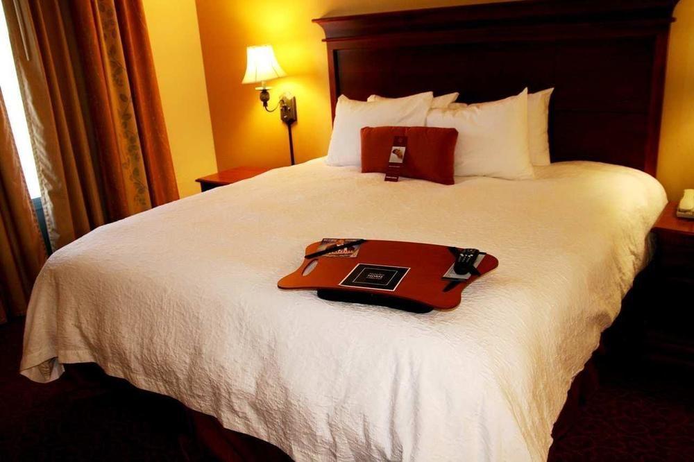Baymont Inn & Suites By Wyndham Grenada Esterno foto