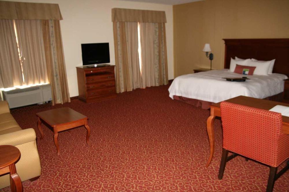 Baymont Inn & Suites By Wyndham Grenada Esterno foto